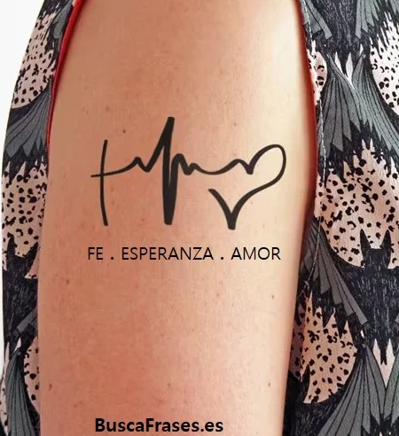 Tatuajes de fe, amor y esperanza
